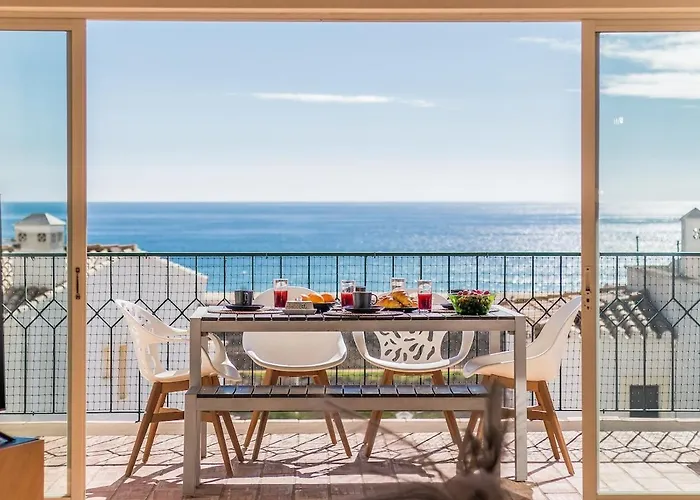 Casa Londamba Meia Praia Beach