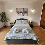 Casa Londamba Meia Praia Beach